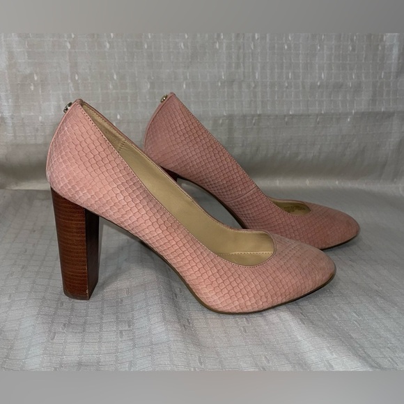 EUC Elegant Pink Suede Block Heel Pumps - Picture 3 of 8